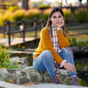 Meet your Posher, Janeira